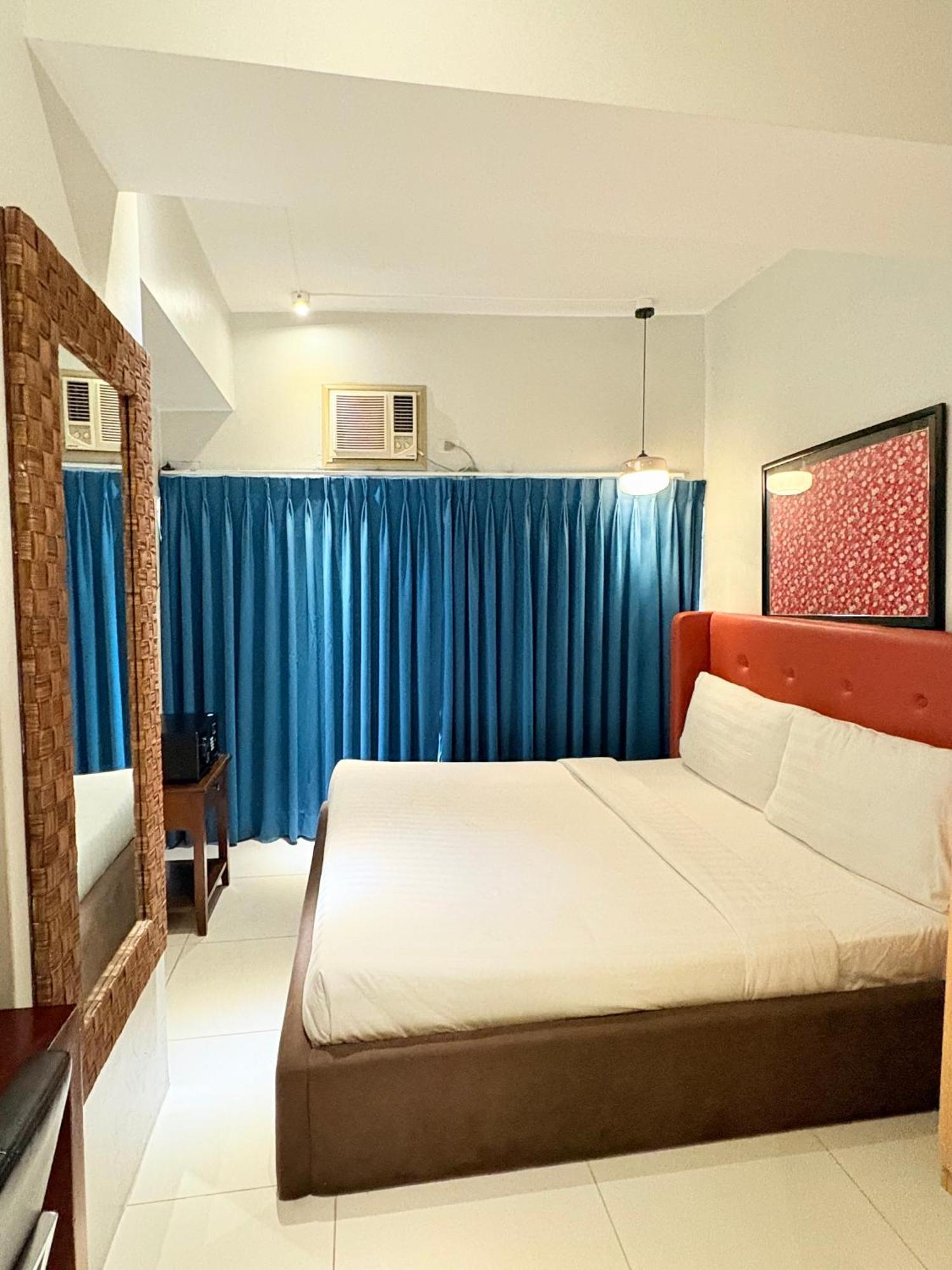 Pacific Park Hotel Quezon City Bagian luar foto