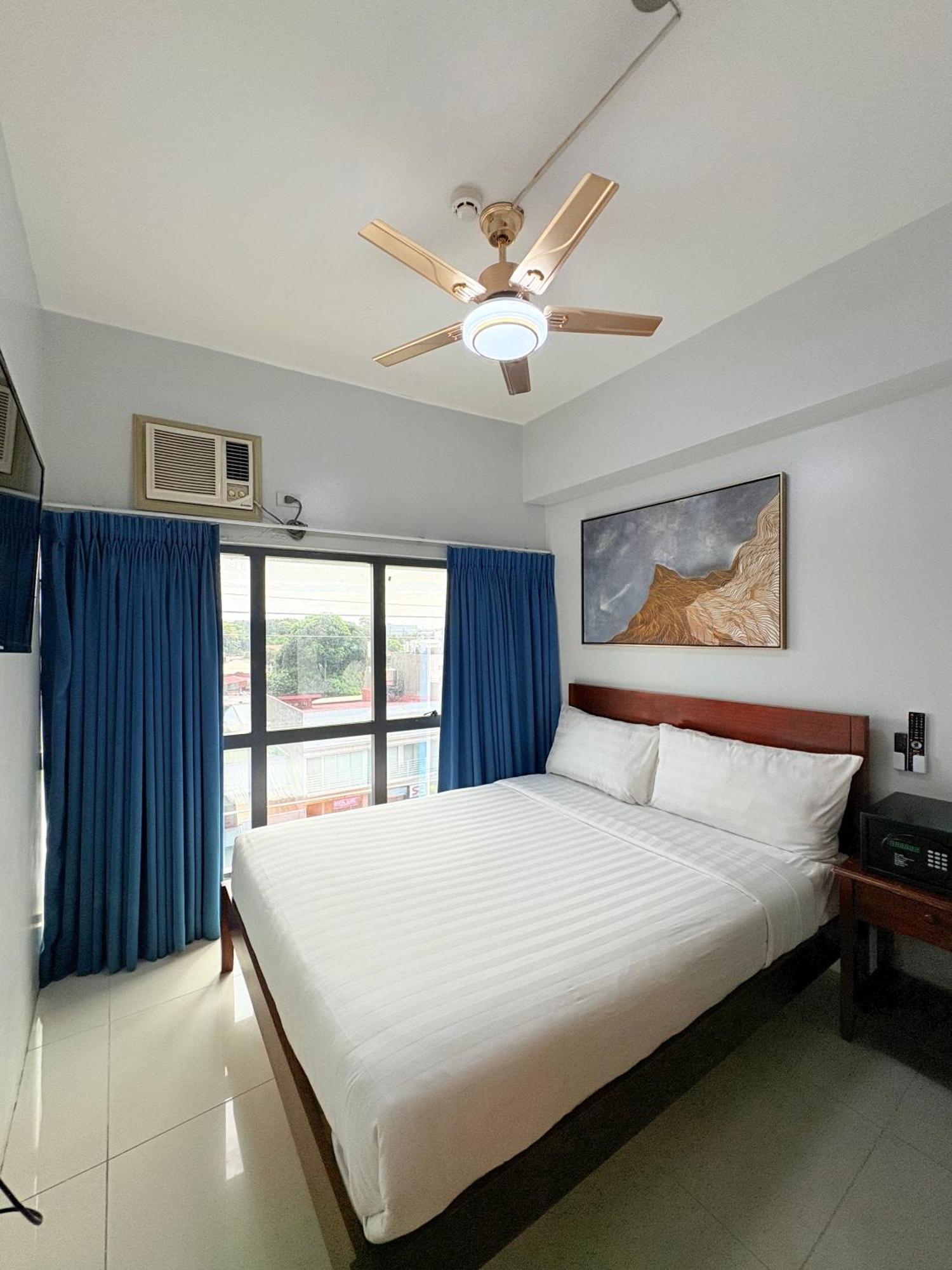 Pacific Park Hotel Quezon City Bagian luar foto