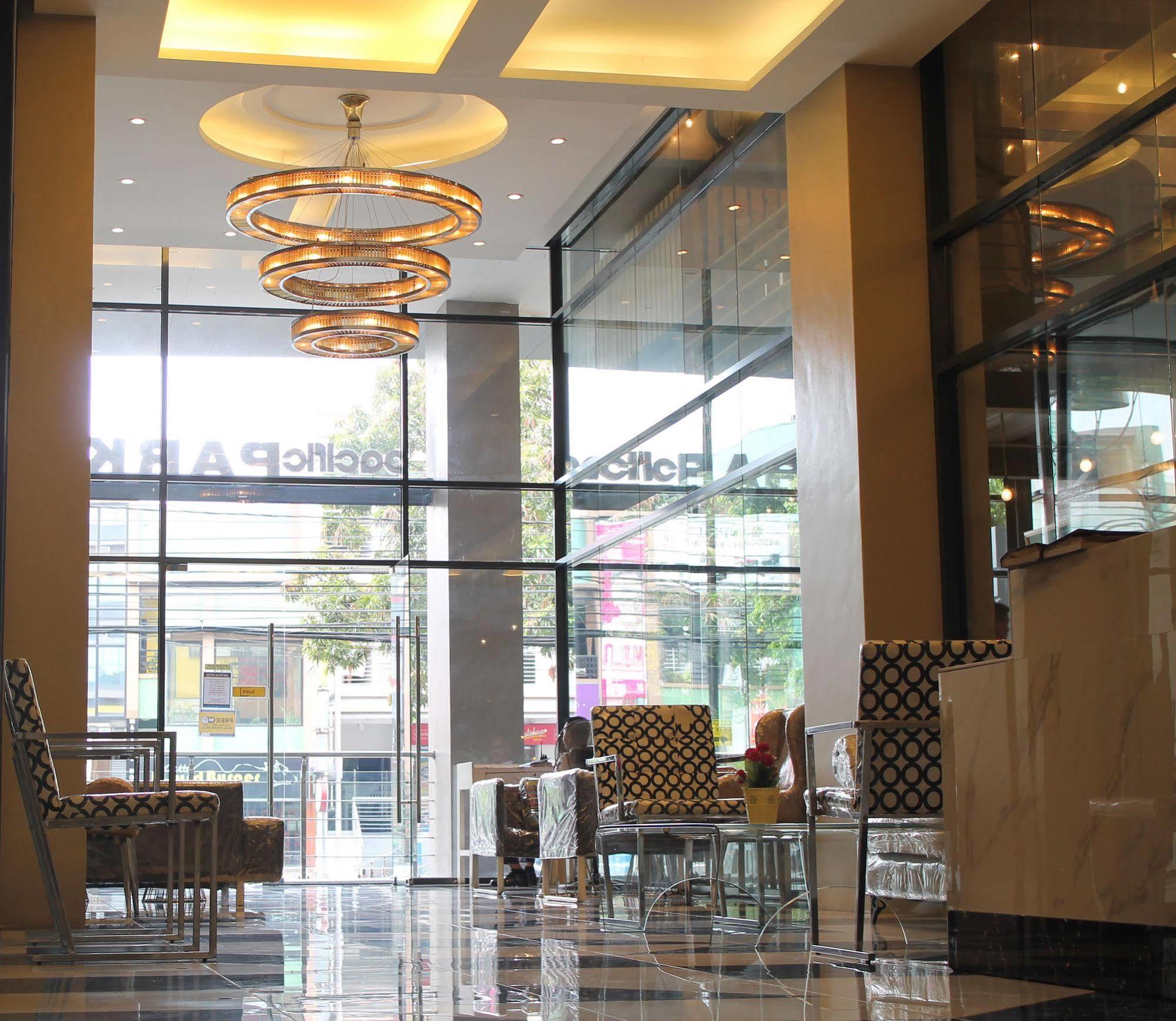Pacific Park Hotel Quezon City Bagian luar foto